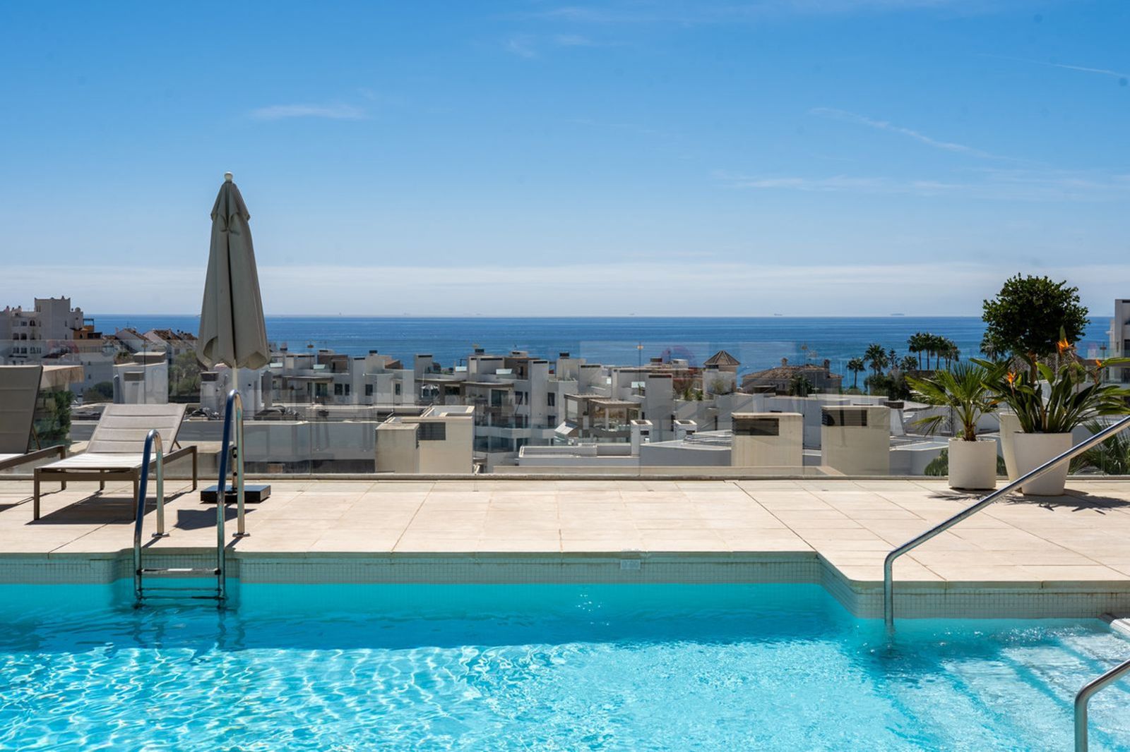Top Floor Apartment in Estepona