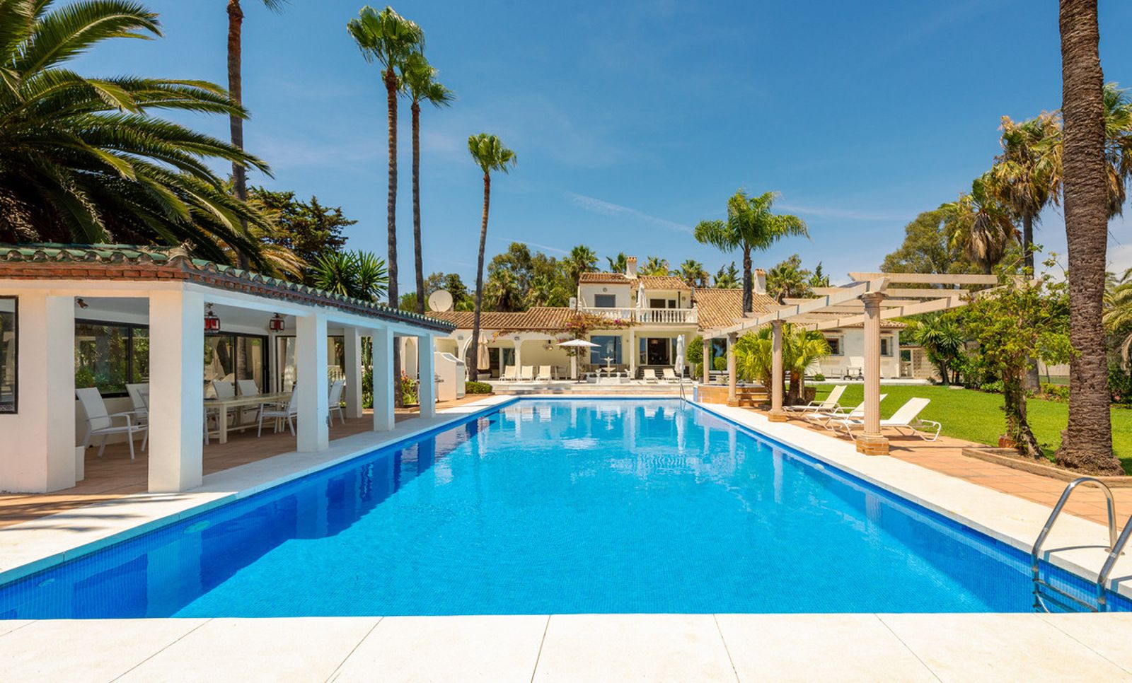 Detached Villa in Estepona