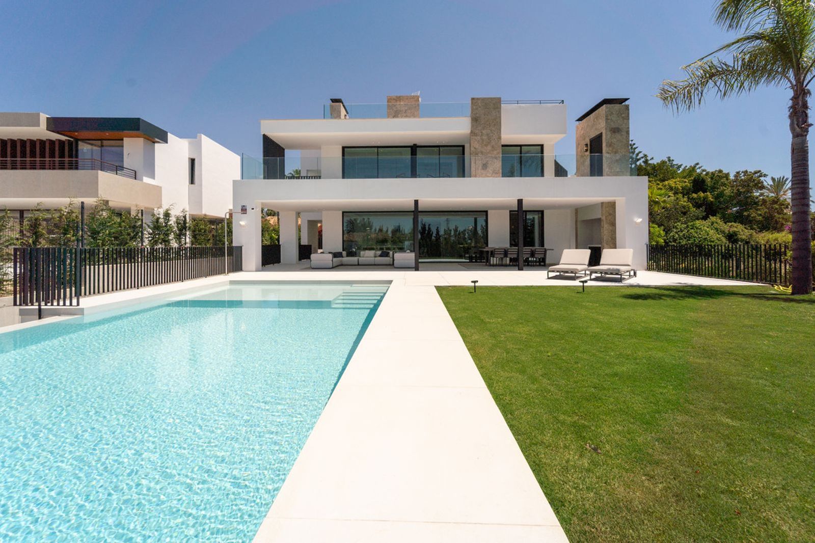 Detached Villa in Nueva Andalucía