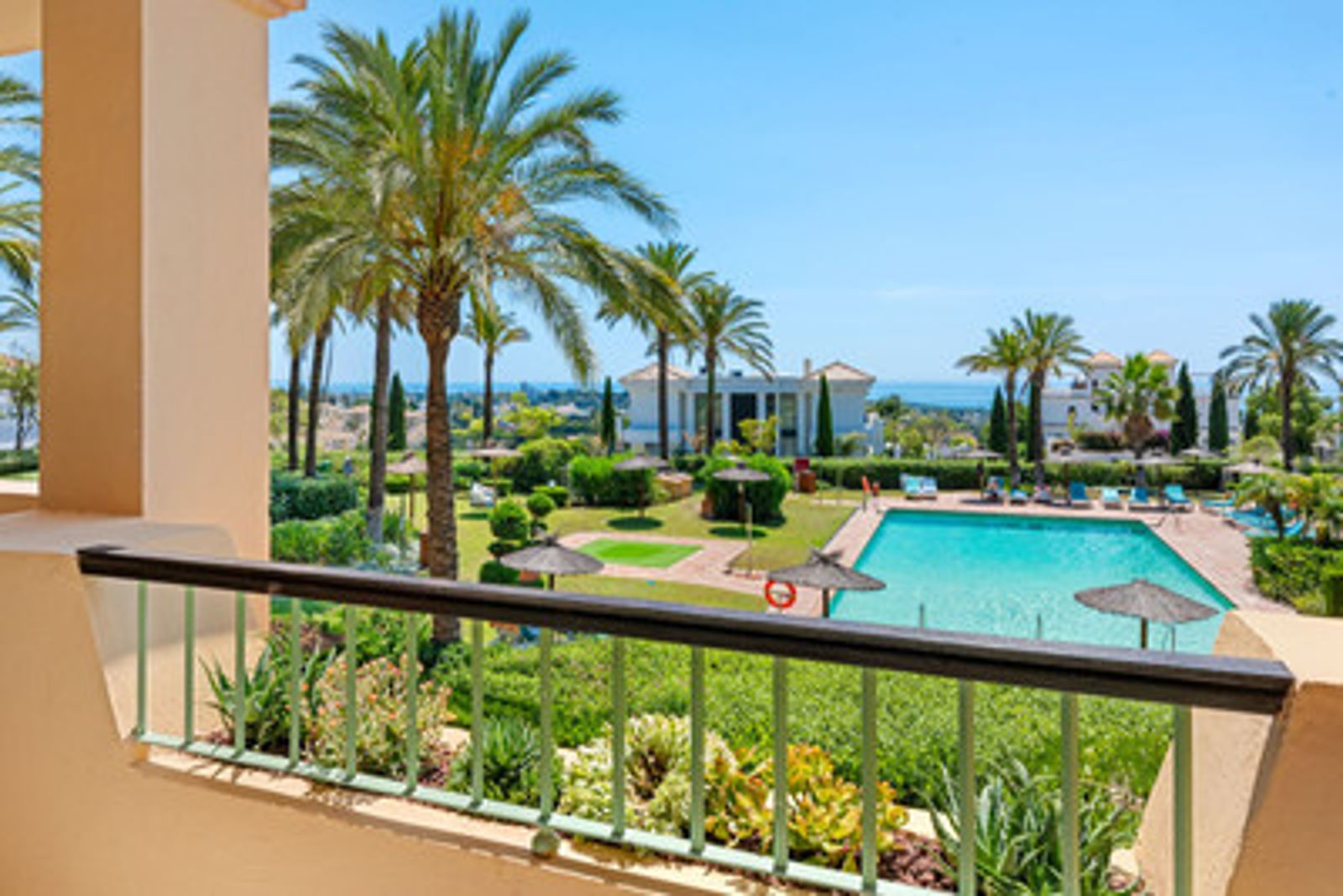 Middle Floor Apartment in Los Flamingos