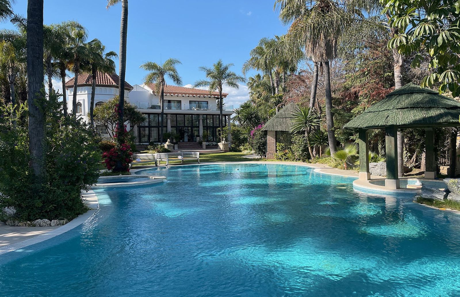 Detached Villa in Nueva Andalucía