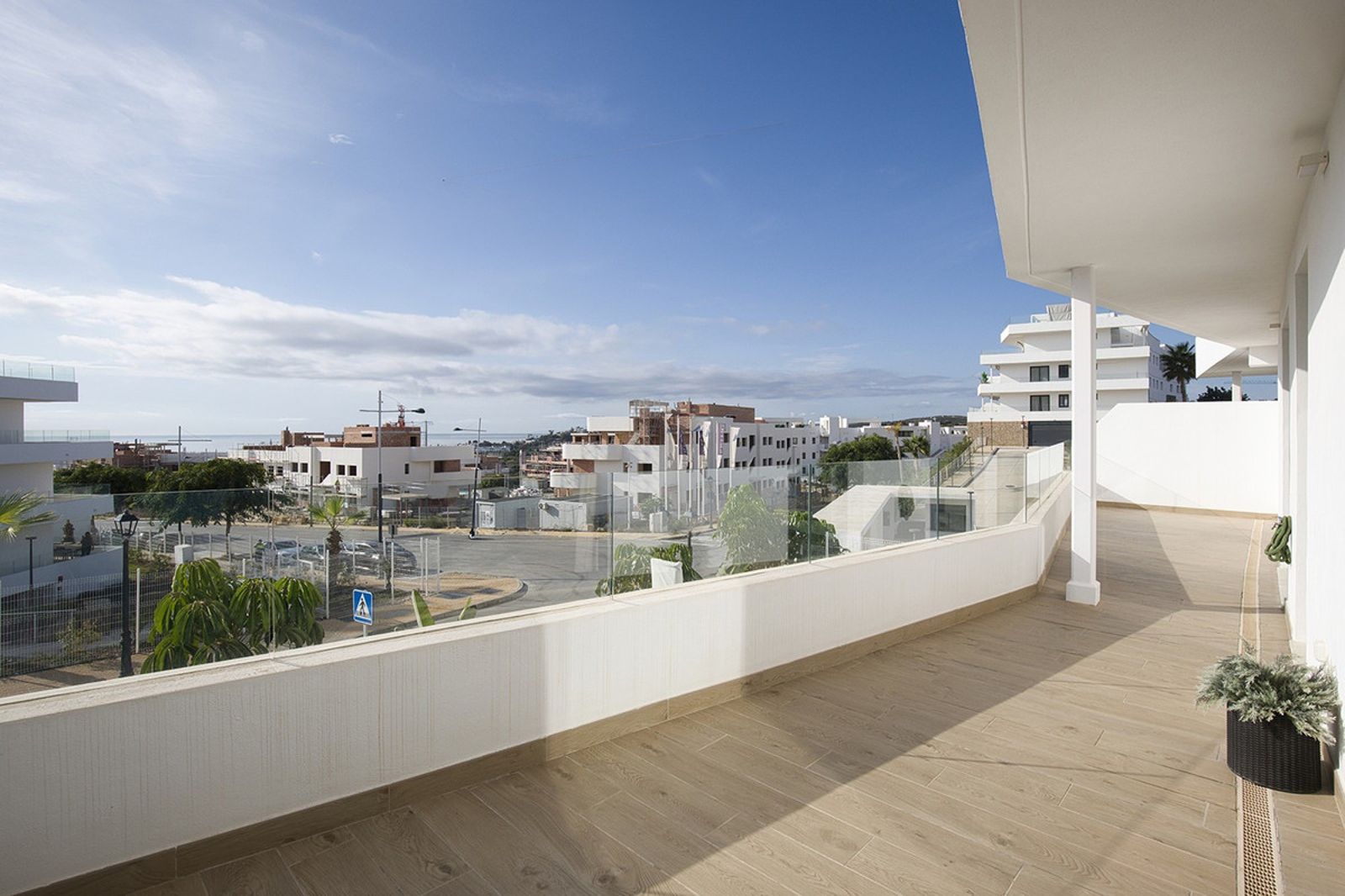 Middle Floor Apartment in Estepona