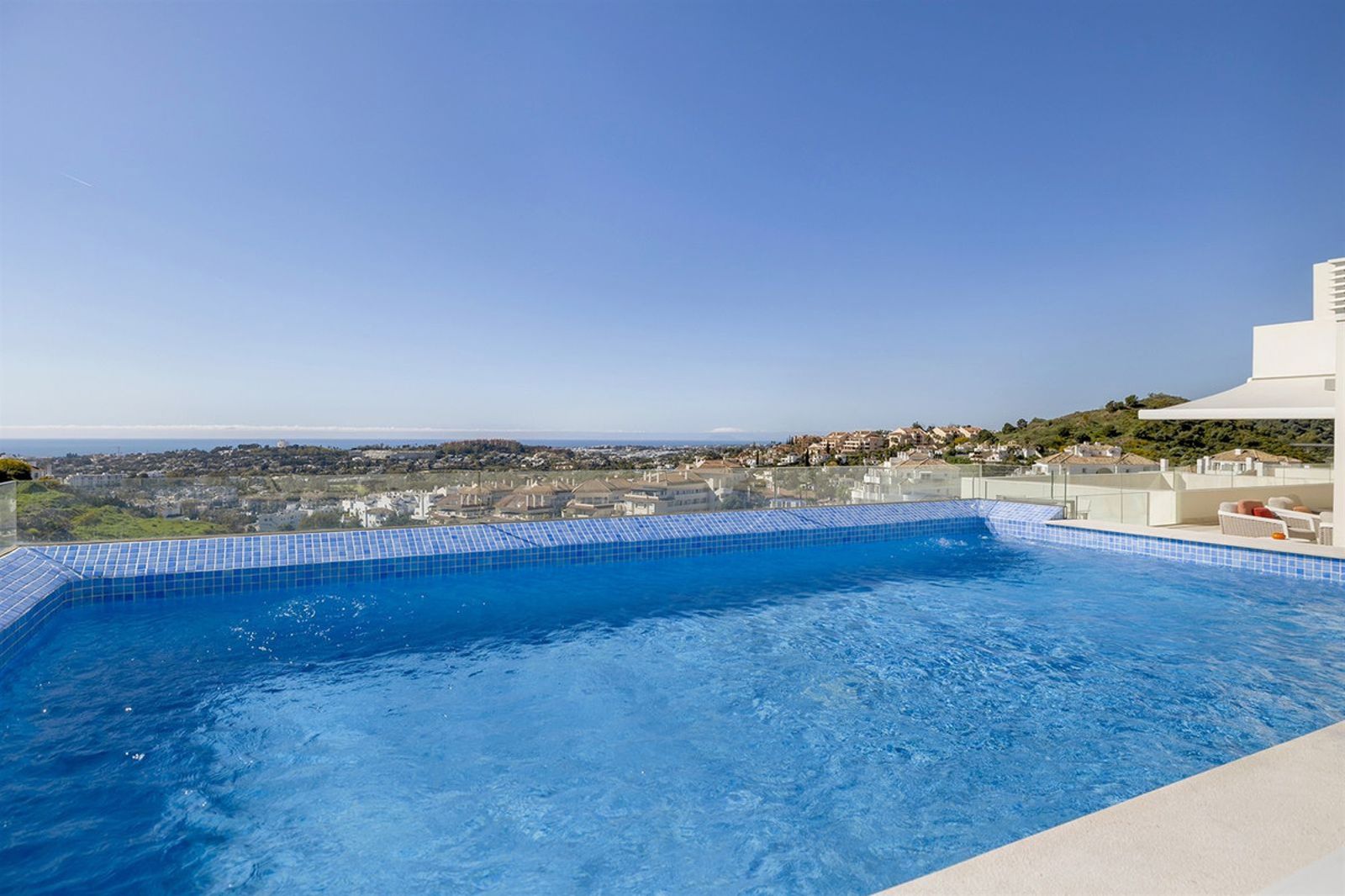 Penthouse Duplex in Nueva Andalucía