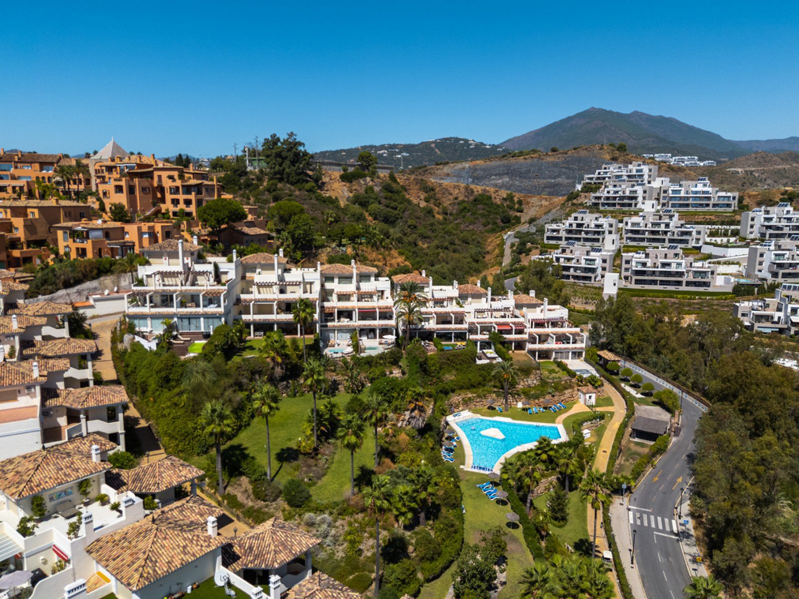 Middle Floor Apartment in Nueva Andalucía