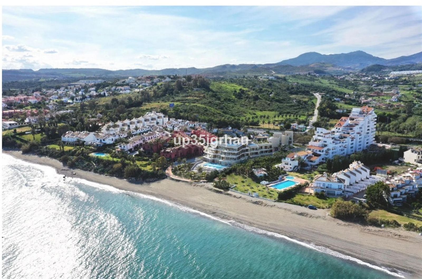 Middle Floor Apartment in Estepona