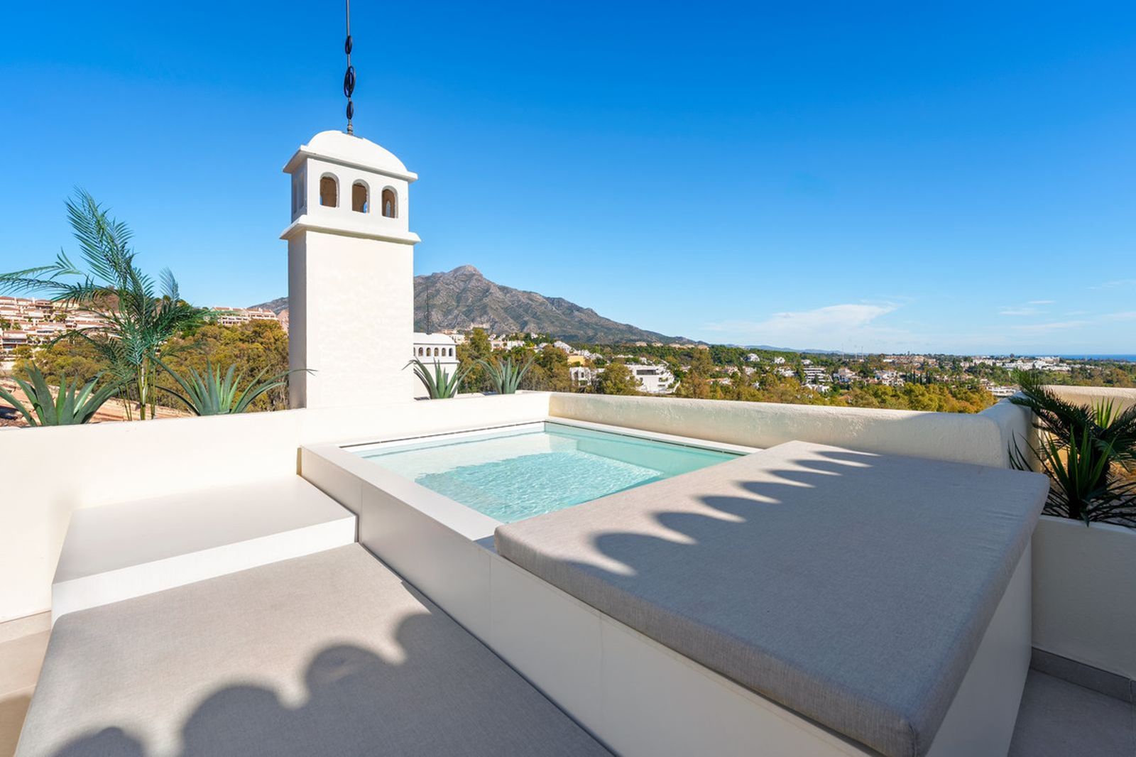 Penthouse Duplex in Nueva Andalucía