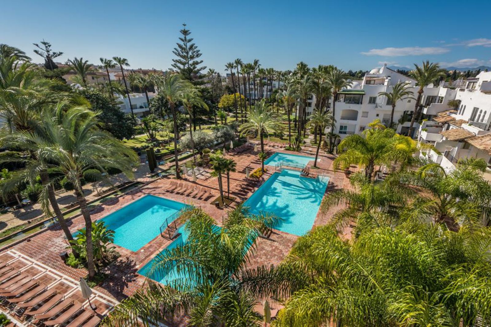Middle Floor Apartment in Puerto Banús