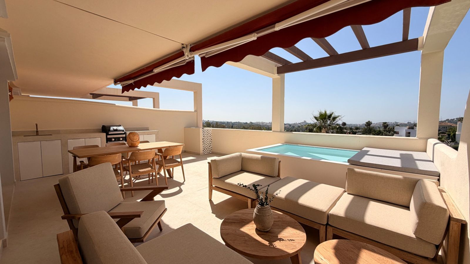 Middle Floor Apartment in Nueva Andalucía