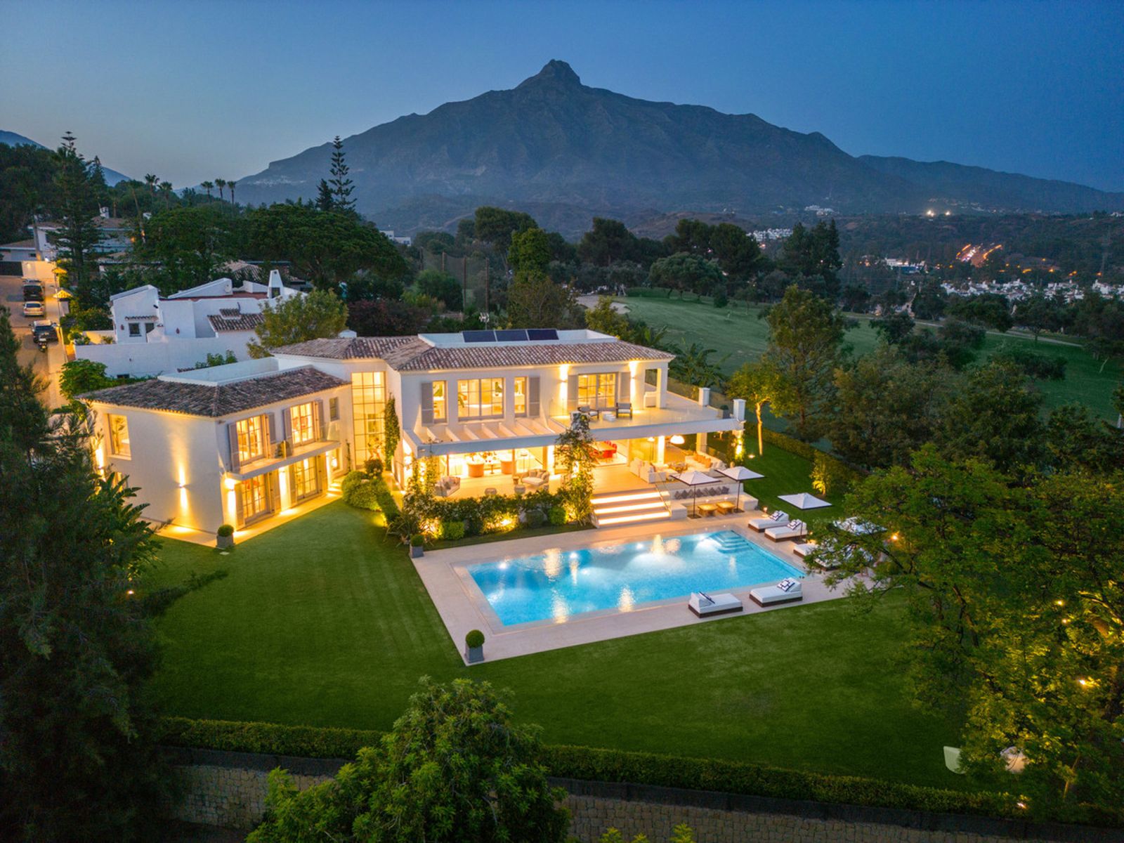 Detached Villa in Aloha