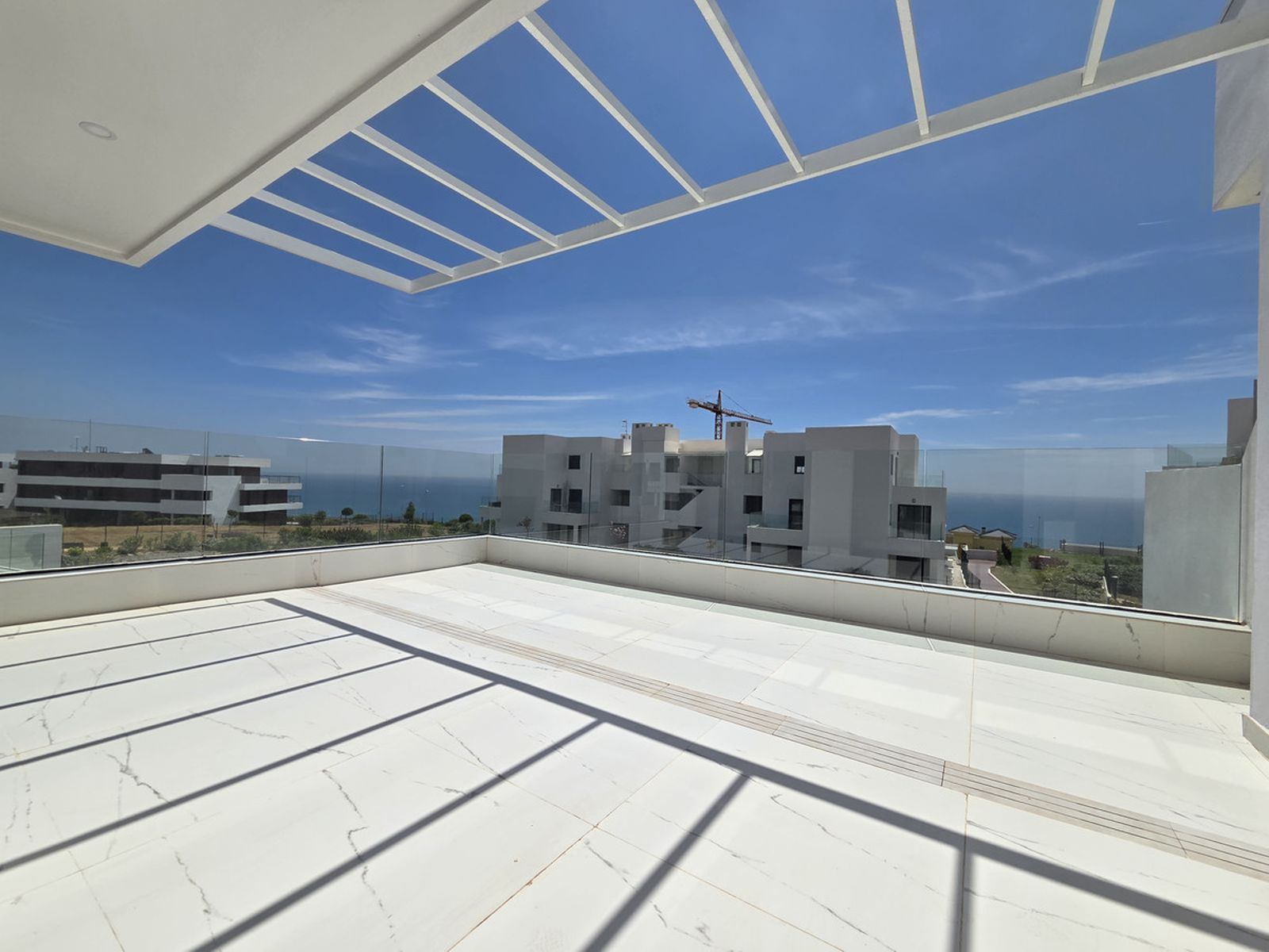 Middle Floor Apartment in Estepona