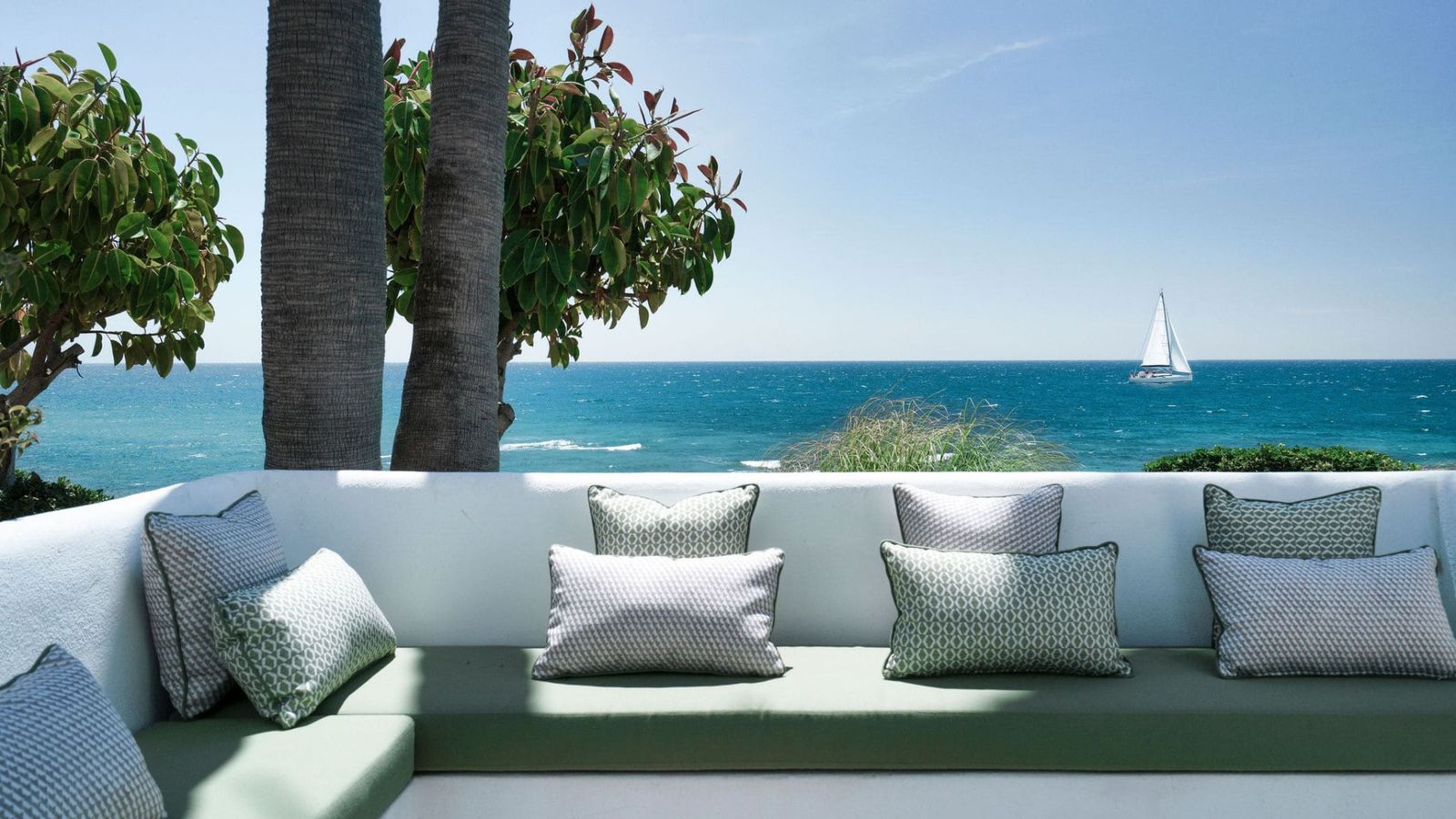 Luxury Beachfront Apartment