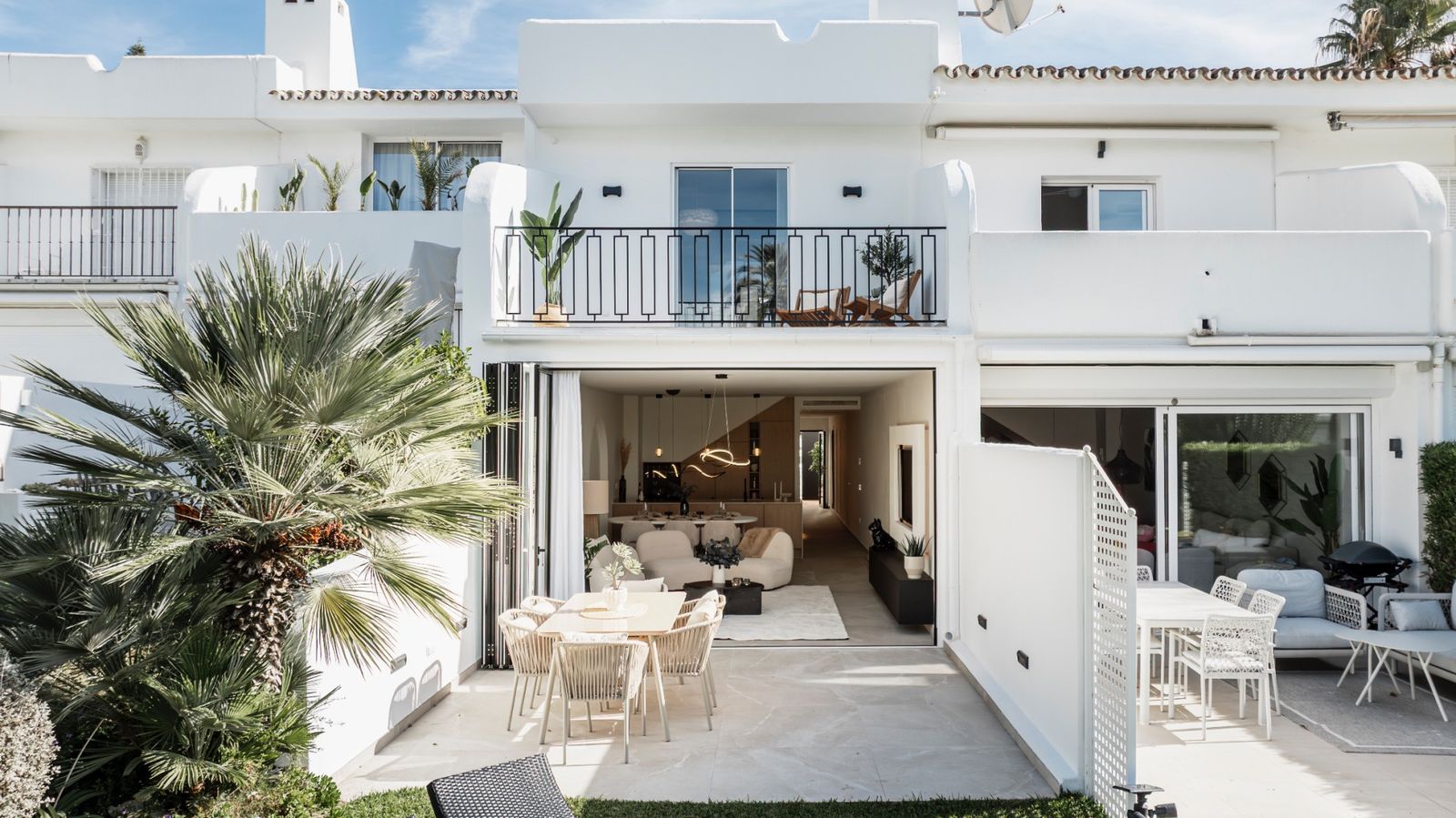 Elegant Renovated Townhouse in La Rinconada, Nueva Andalucía