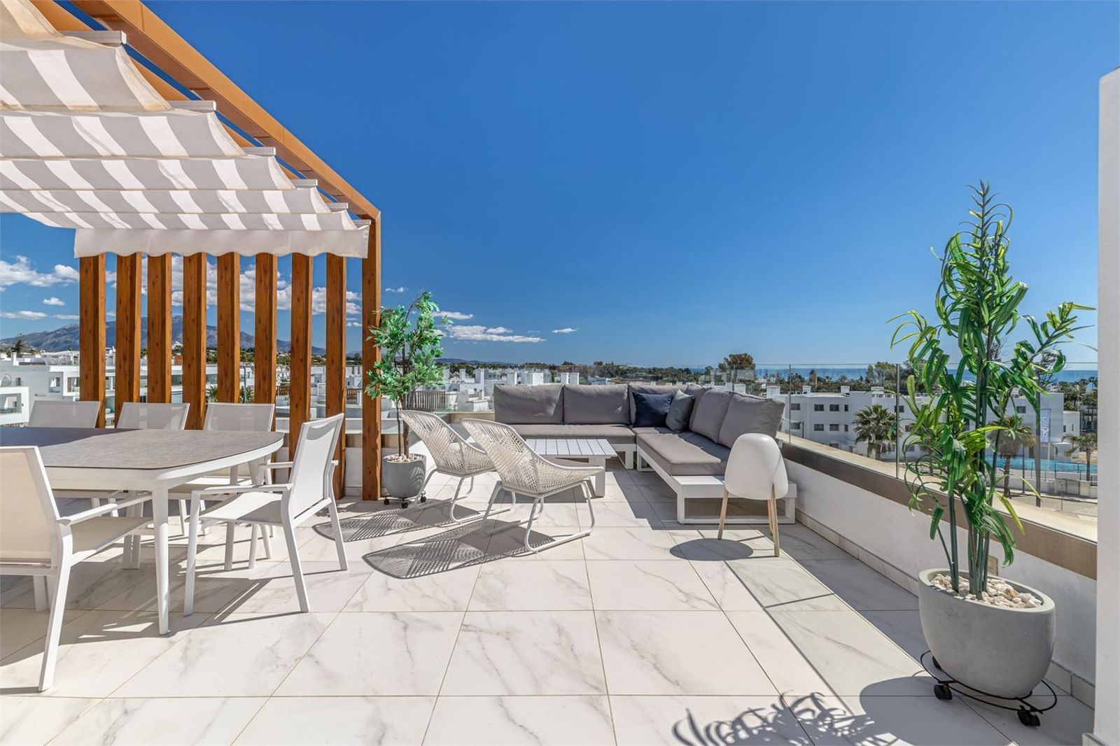 Modern Penthouse Close to Beach