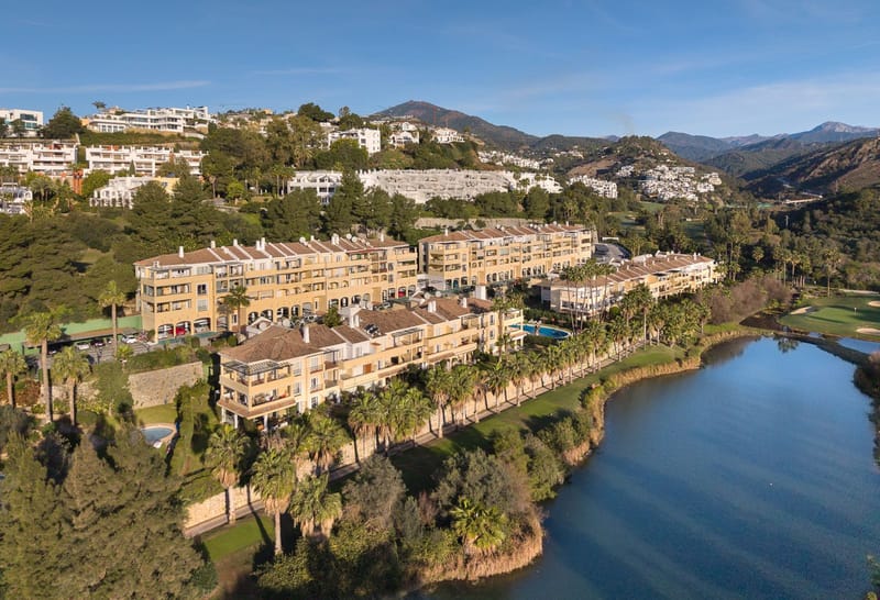 Middle Floor Apartment in Benahavís