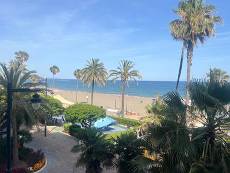 Middle Floor Apartment in Estepona