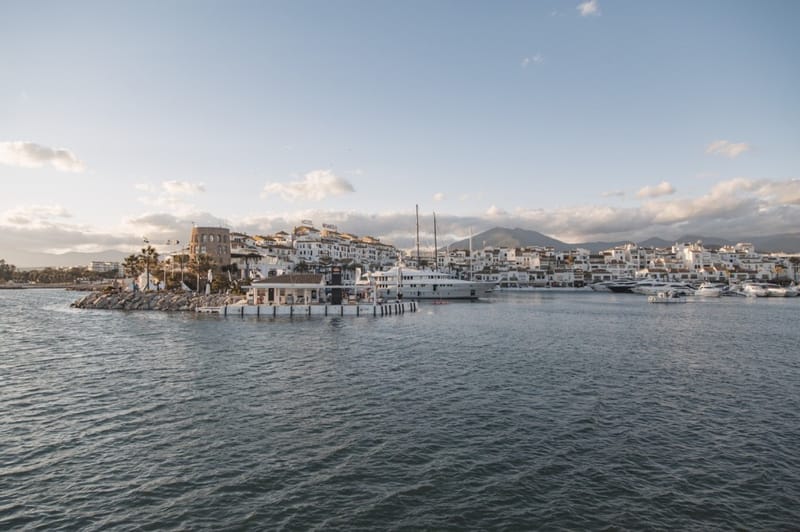 Middle Floor Apartment in Puerto Banús