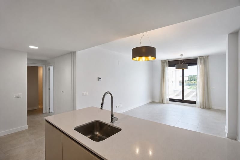 Middle Floor Apartment in Estepona