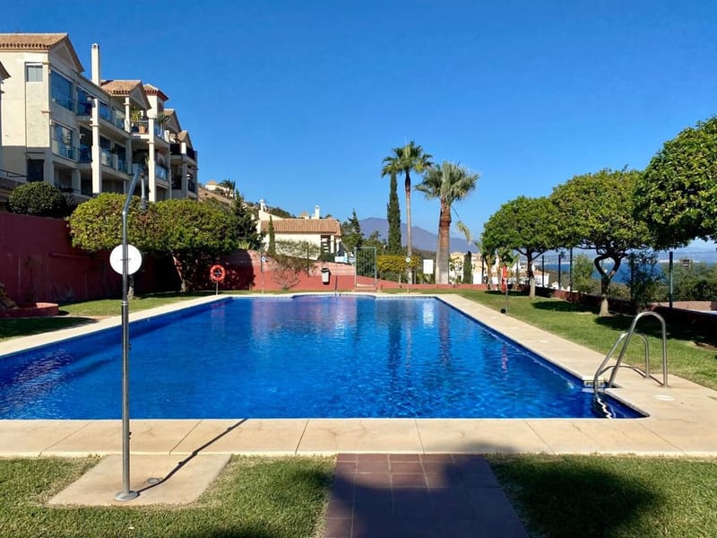 Middle Floor Apartment in Manilva