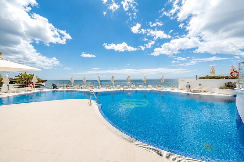 Middle Floor Apartment in New Golden Mile