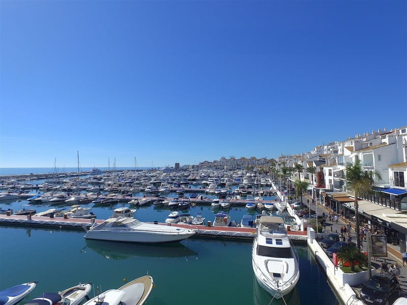 Middle Floor Apartment in Puerto Banús