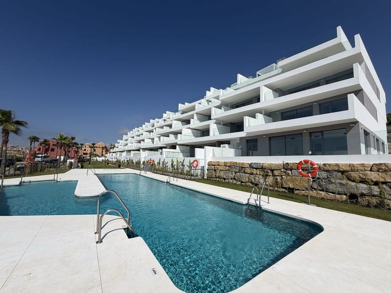 Middle Floor Apartment in La Duquesa