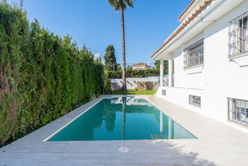 Detached Villa in El Paraiso