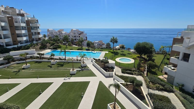 Middle Floor Apartment in Torrox Costa