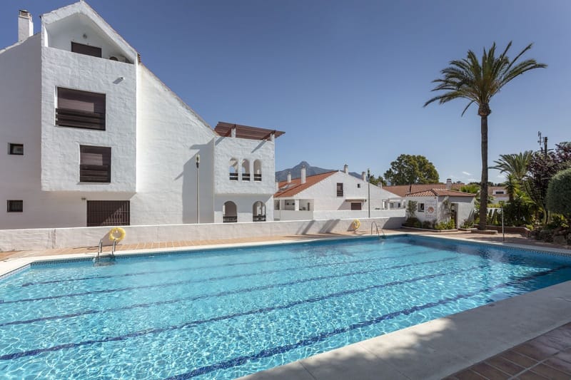 Middle Floor Apartment in Nueva Andalucía