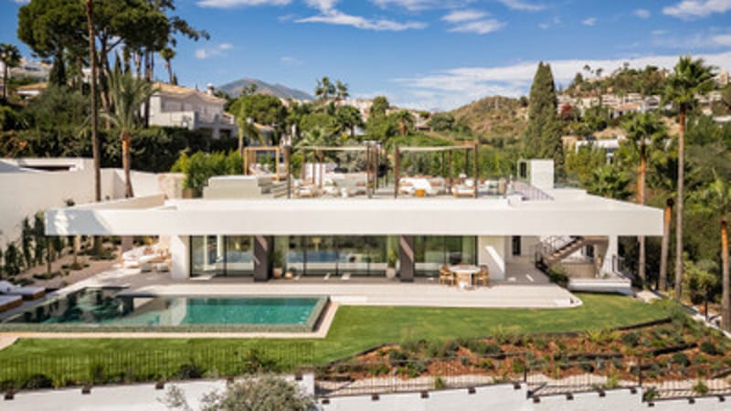 Detached Villa in Nueva Andalucía