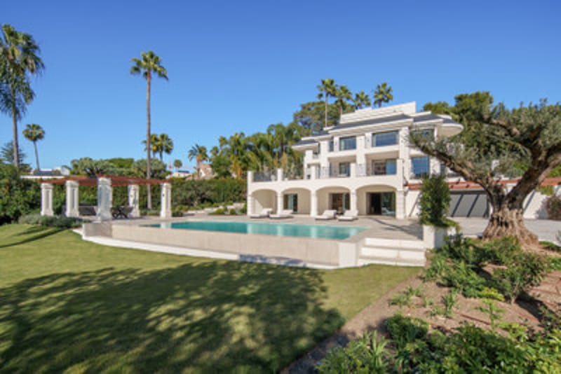 Detached Villa in Nueva Andalucía