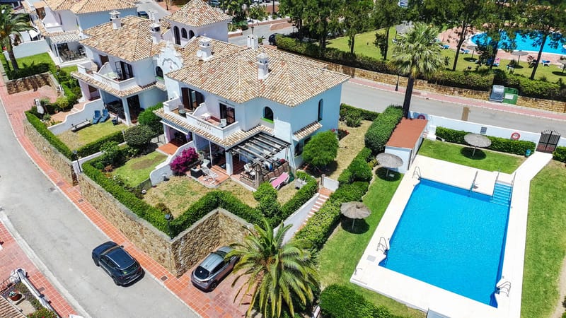 Townhouse in La Duquesa