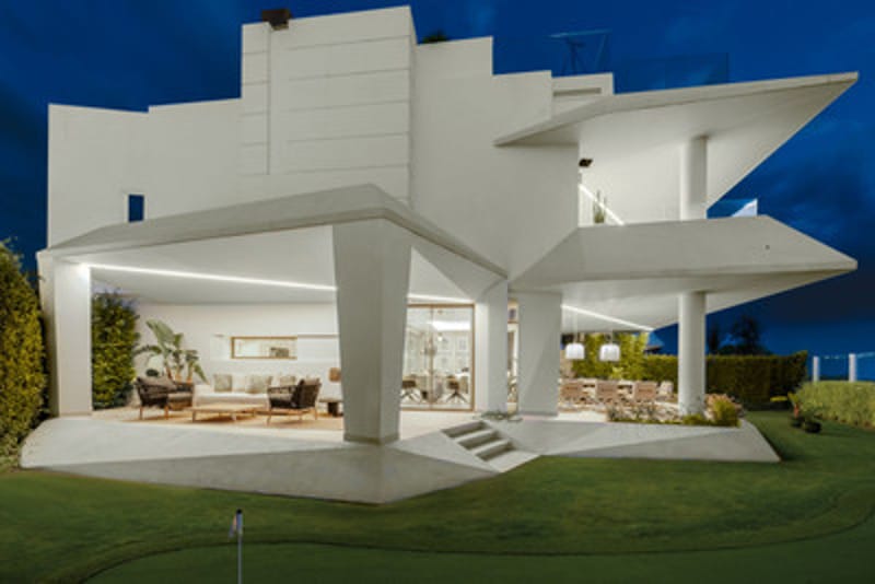 Semi-Detached House in Nueva Andalucía