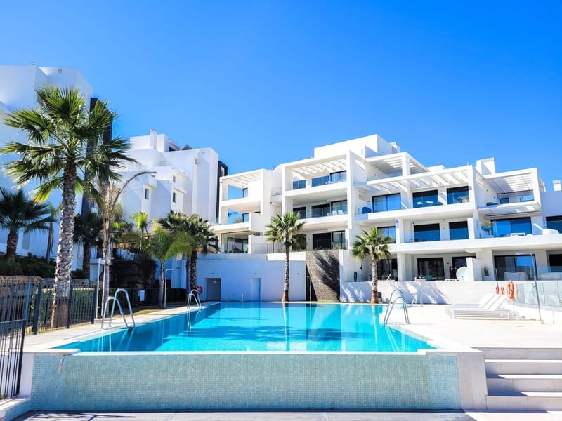 Middle Floor Apartment in Estepona