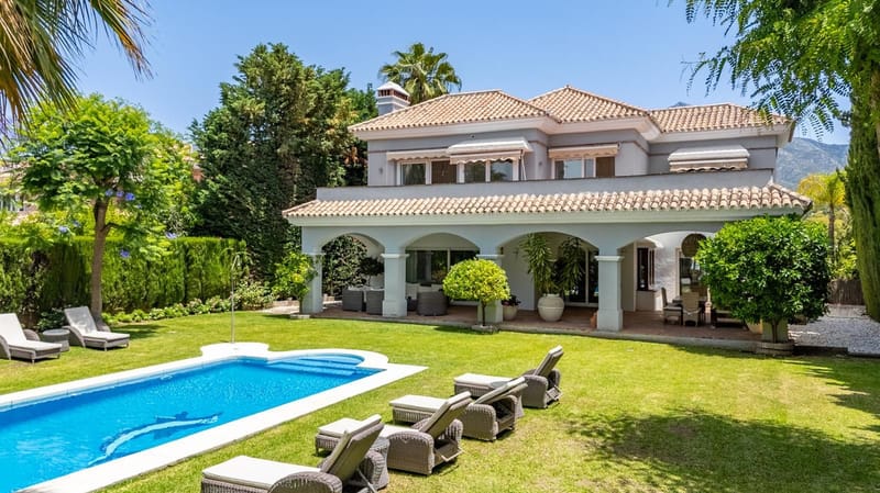 Detached Villa in Nueva Andalucía