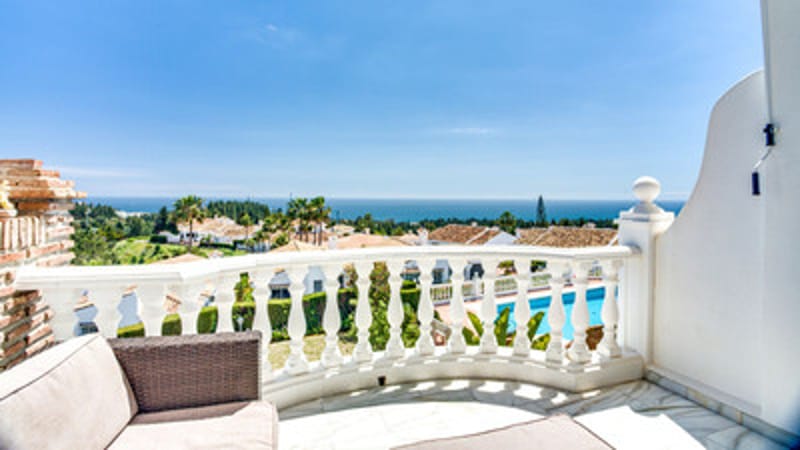 Middle Floor Apartment in El Chaparral