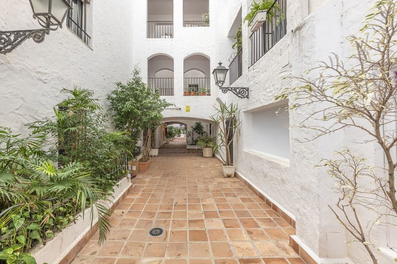 Middle Floor Apartment in Puerto Banús