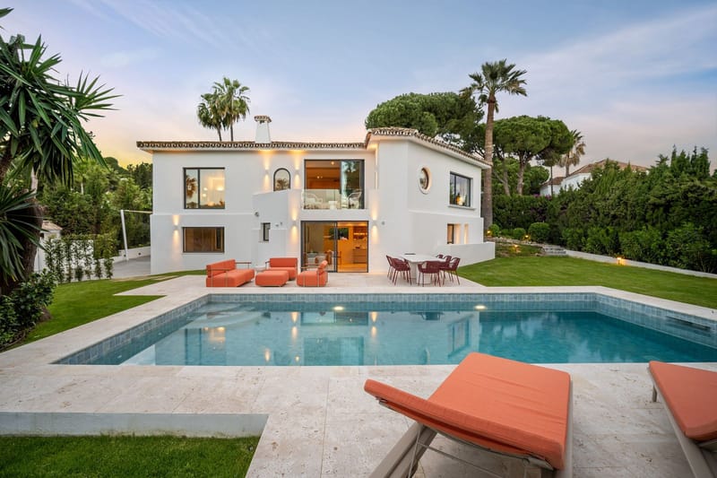 Detached Villa in Nueva Andalucía