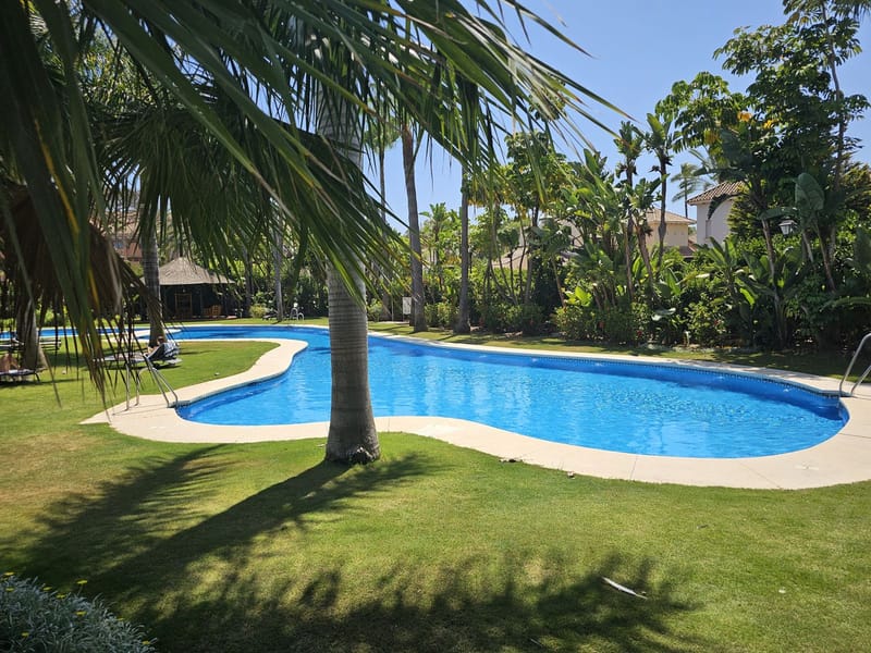 Middle Floor Apartment in Puerto Banús