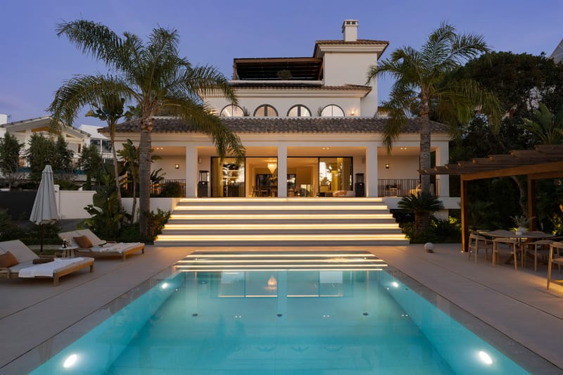 Detached Villa in Nueva Andalucía