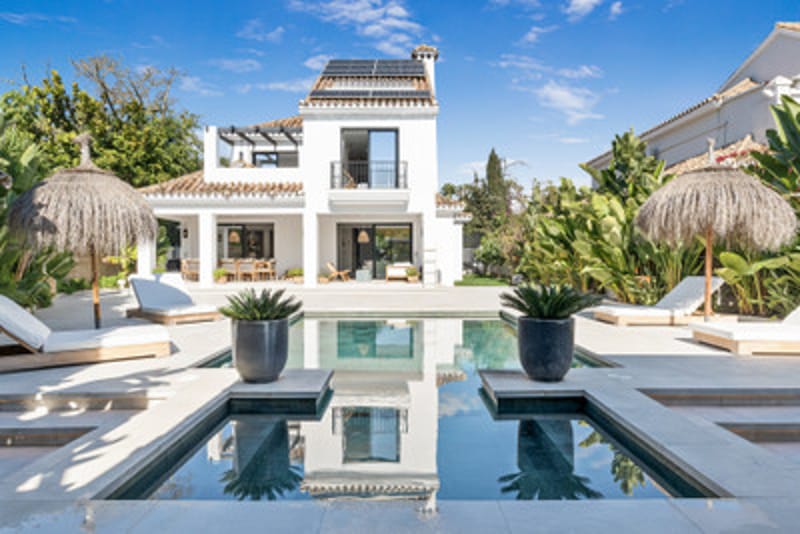 Detached Villa in Nueva Andalucía