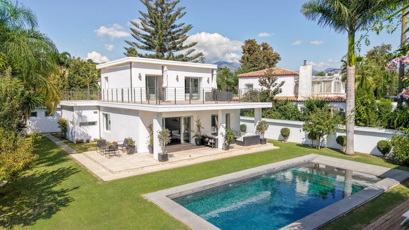 Detached Villa in Nueva Andalucía