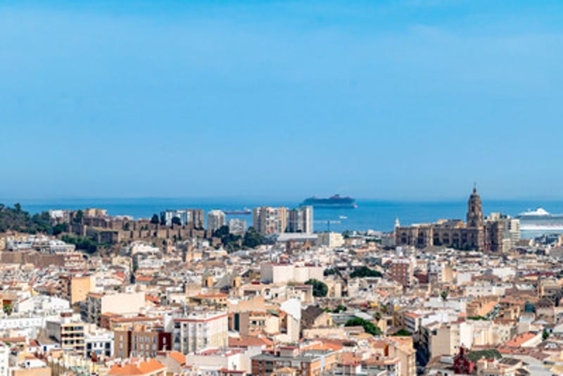 Middle Floor Apartment in Málaga