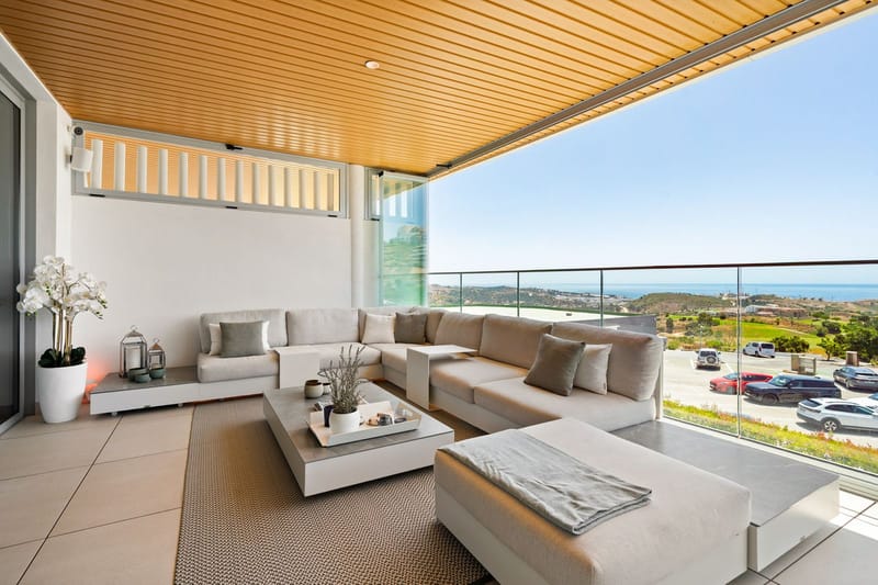 Middle Floor Apartment in Calanova Golf