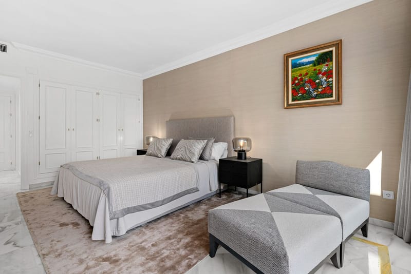 Middle Floor Apartment in Nueva Andalucía