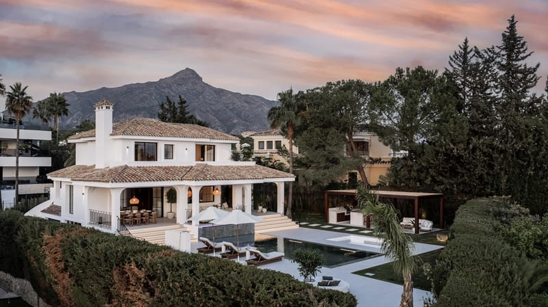 Detached Villa in Nueva Andalucía