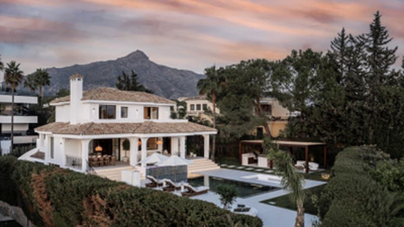 Detached Villa in Nueva Andalucía