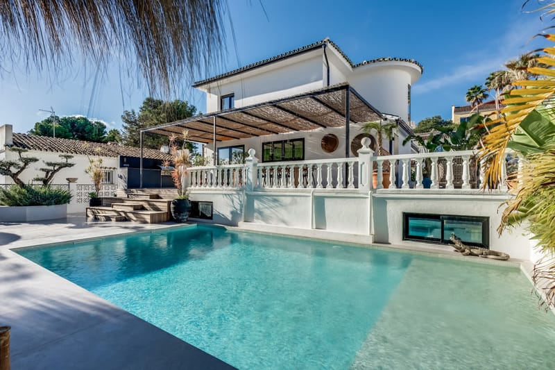 Detached Villa in Nueva Andalucía