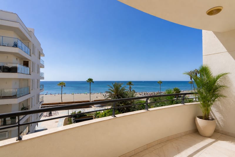 Middle Floor Apartment in Estepona