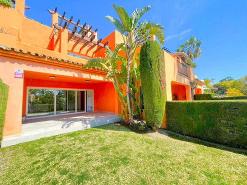 Townhouse in El Paraiso