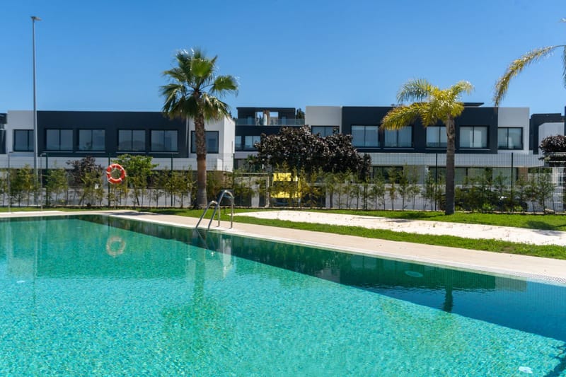 Semi-Detached House in El Paraiso